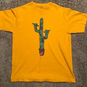 Size medium Altru graphic tee